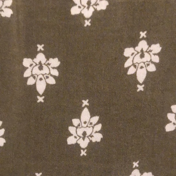 Green Pattern Dress - Picture 3 of 3